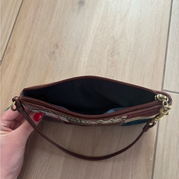 coach vintage holiday edition patchwork wristlet - Picture 5 of 7